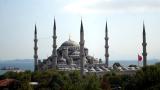 Sultanahmet Camii yüzyıllardır ihtişamını koruyor