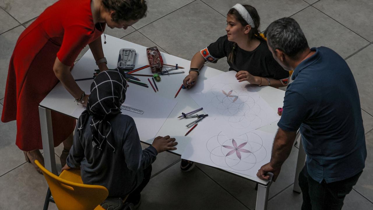 "Bir sonraki aşamada analiz etmeyi de öğretmeyi düşünüyoruz"