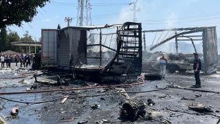 Sakarya'da 3 tırın karıştığı kazada 1 kişi öldü, 2 kişi yaralandı