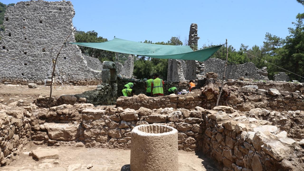 Yeni tapınak yapısı izleri bulunan alanda çalışma yapılacak