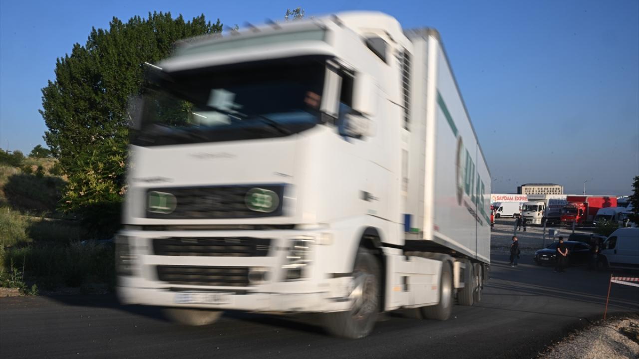 Dünyadan izole kapalı matbaadan sınav evrakı teslim alındı