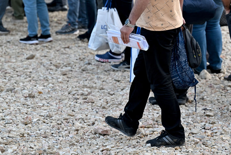 Güvenlik güçleri, araçların başında nöbet tutacak