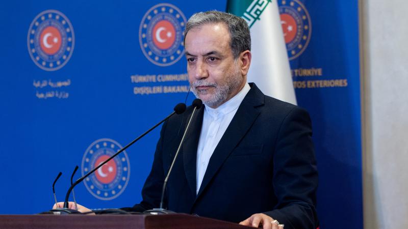 İranın xarici işlər naziri Türkiyəyə gedir