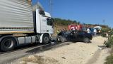 Bursa'da tır ile otomobil çarpıştı: 1 ölü, 2 yaralı