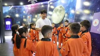 Minik astronotlar El Battani Uzay Evi’nde