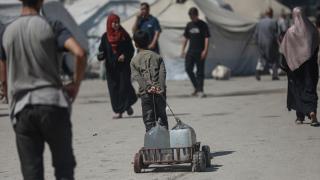 İsrail saldırıları altındaki Gazze'de su krizi devam ediyor