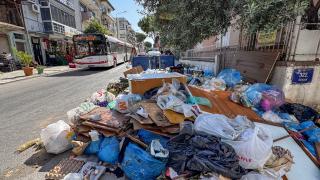İzmir sokakları çöp kokuyor