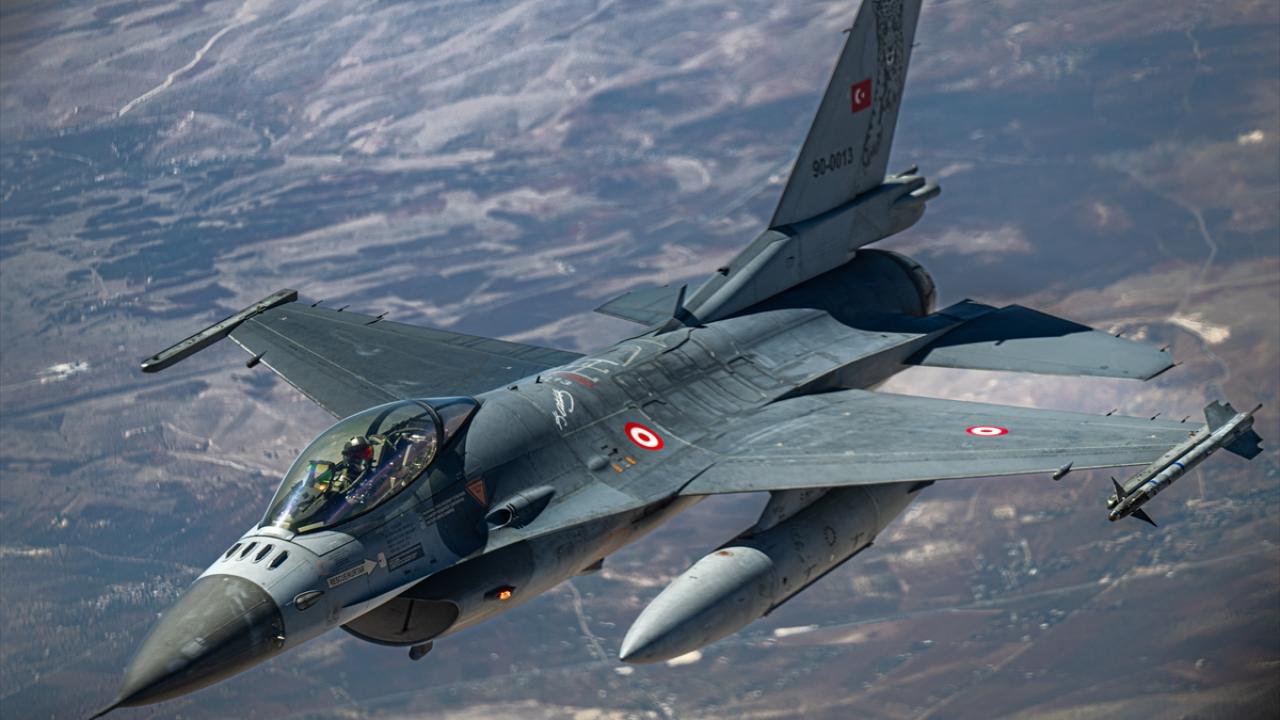 F-16`nın deposu yaklaşık 3 dakika içinde doldurabiliyor