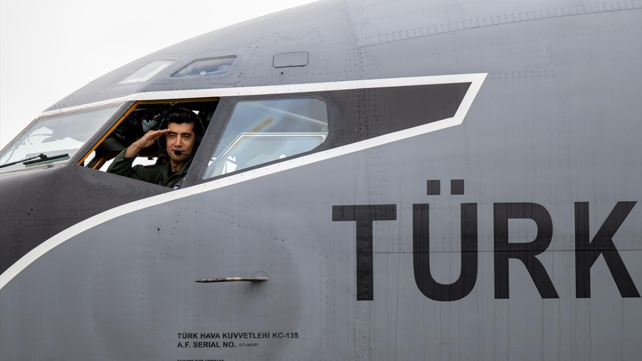 Asenalar, Gök Vatan`da savaş uçaklarıyla buluştu