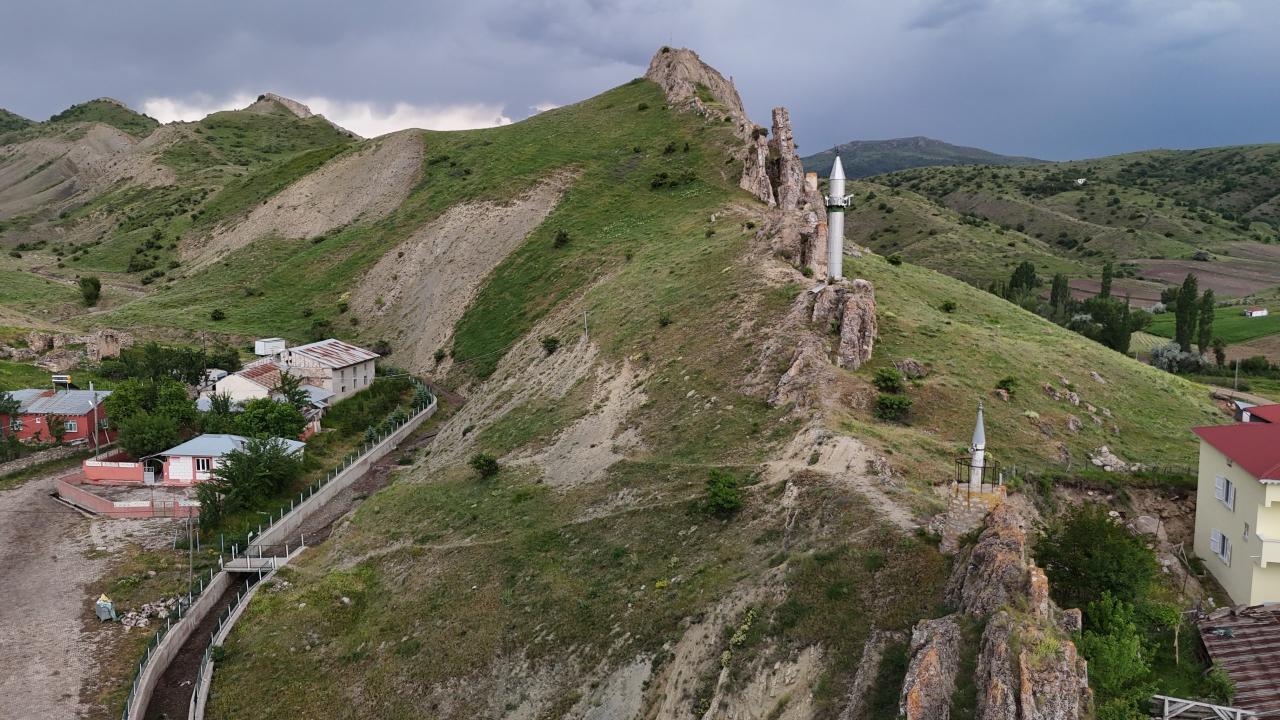 "İnsanlar `minare burada ancak cami nerede` diye soruyorlar"