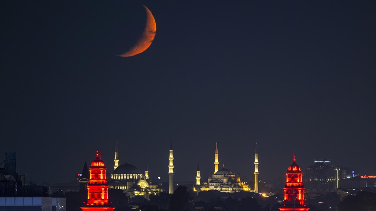 İstanbul'da hilal