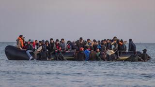 Göçmenler Gravelines'ten Manş Denizi'ni geçmeye çalışıyor