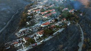 Seferihisar'da yazlık evler kül oldu