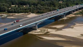 Vistül Nehri'nde su seviyesi kuraklık nedeniyle ciddi oranda düştü