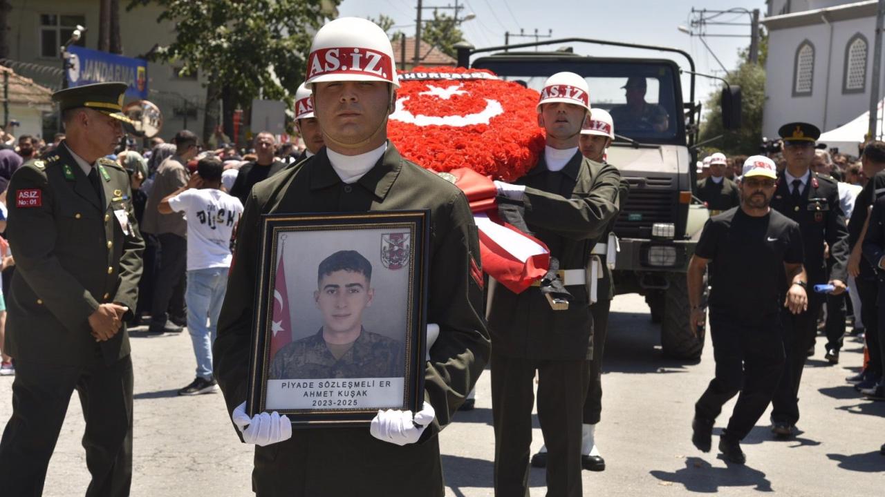 Şehit Piyade Sözleşmeli Er Ahmet Kuşak