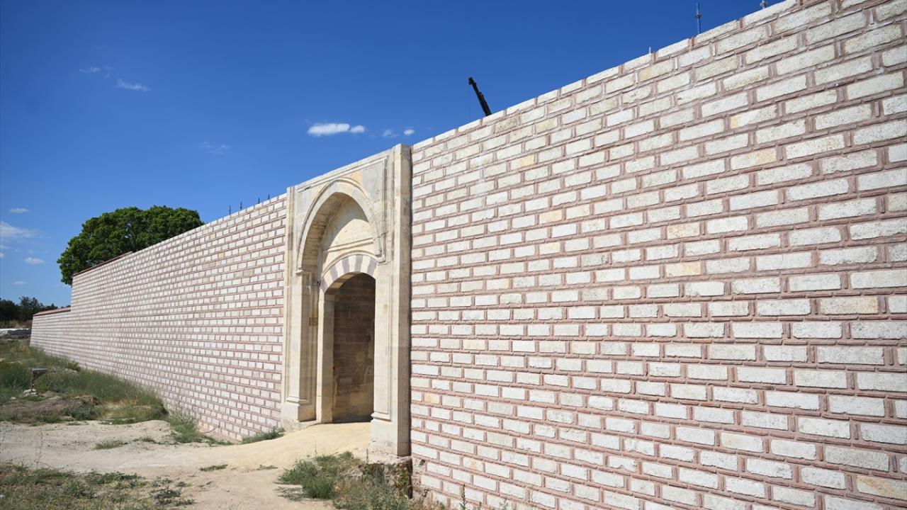 Sur duvarları ortaya çıktı