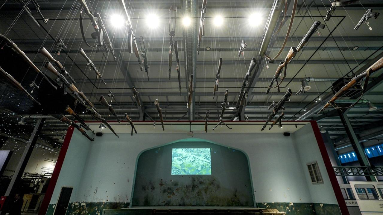 "Bir duvar tamamen soykırım kurbanlarının fotoğraflarına ayrıldı"