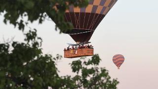 Kapadokya'da yerli ve yabancı turistler bölgeyi gökyüzünden keşfetti