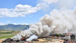 Kuzey Makedonya ile Kosova arasındaki sınır kapısı yangın nedeniyle yeniden geçişlere kapatıldı