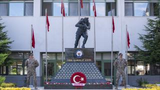 Kahraman özel harekatçılar FETÖ'cü hainlere geçit vermedi