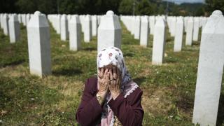Srebrenitsa'da yarın düzenlenecek anma töreni için hazırlıklar sürüyor
