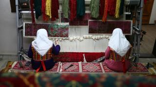 Dünyaca ünlü müzelerde sergilenen Uşak halısının sırrı motifi ve ilmeğinde saklı