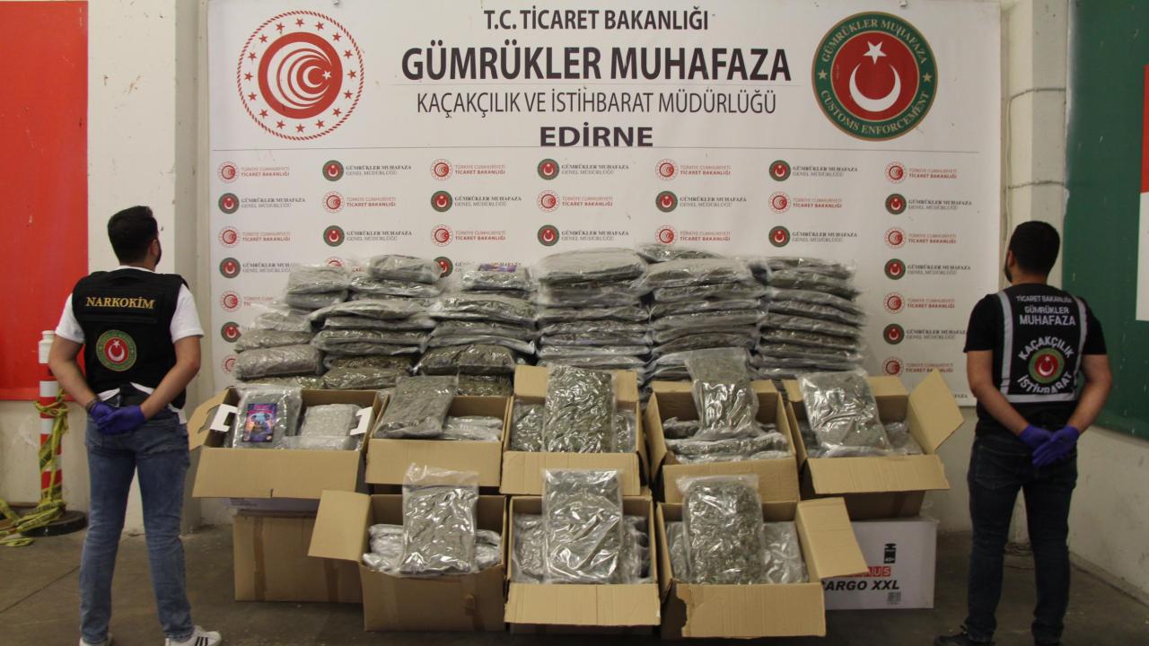 Gümrük Muhafaza ekipleri 1,2 ton uyuşturucu ele geçirdi