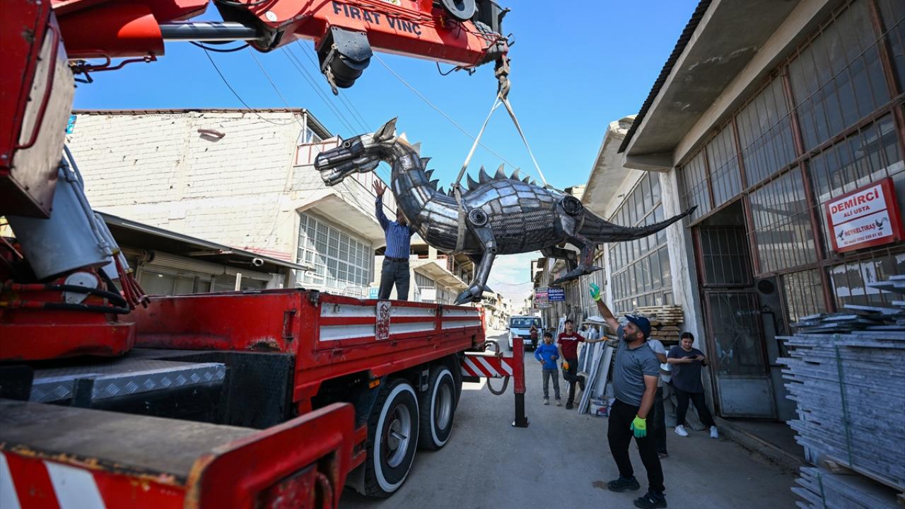 "Bazen gece eve gelmiyordu, hurda demir topluyordu"