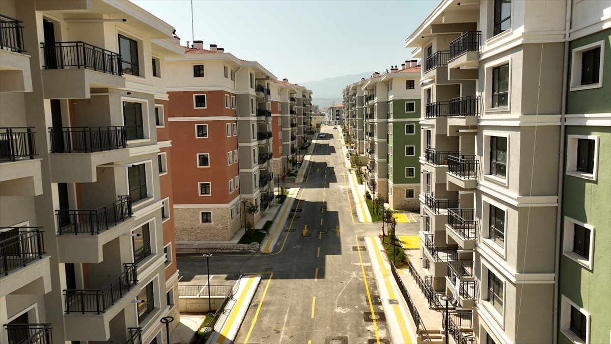 "Antakya`da da yüzlerce ailemiz için yepyeni bir yaşam başlıyor"