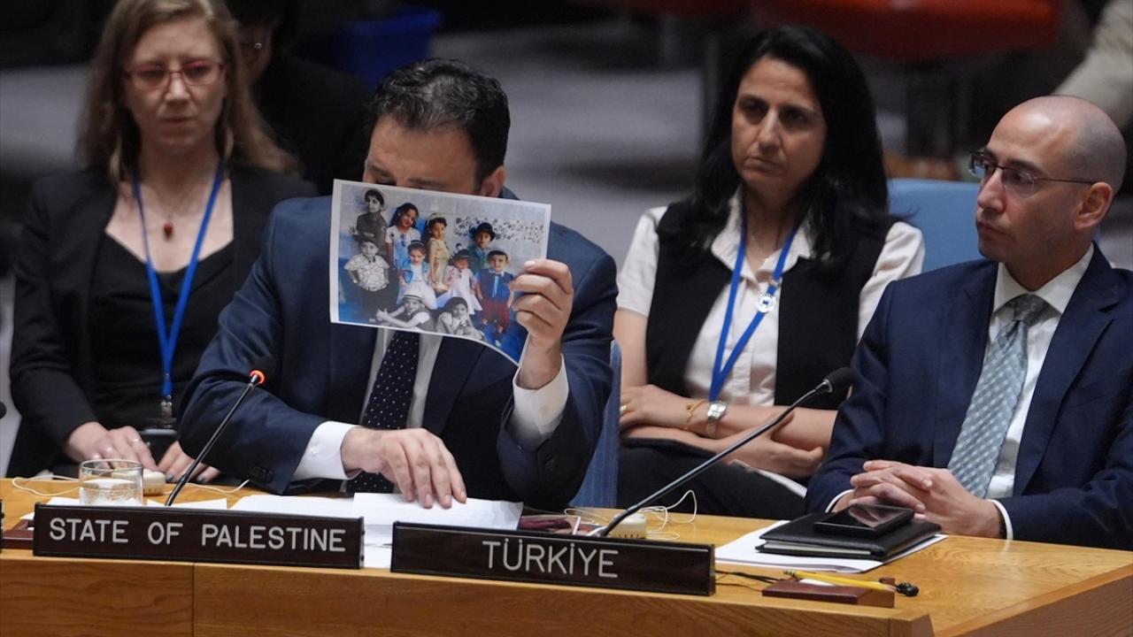 "Bebekler yetersiz beslenmeden ölürken, kalori sayıyoruz"