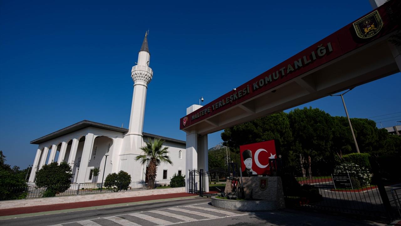 Yalova, Balıkesir ve İzmir`deki camiler canlı bağlantıyla hizmete açıldı