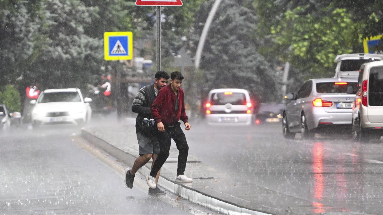Meteoroloji'den 20 il için "turuncu" ve "sarı" kodlu uyarı