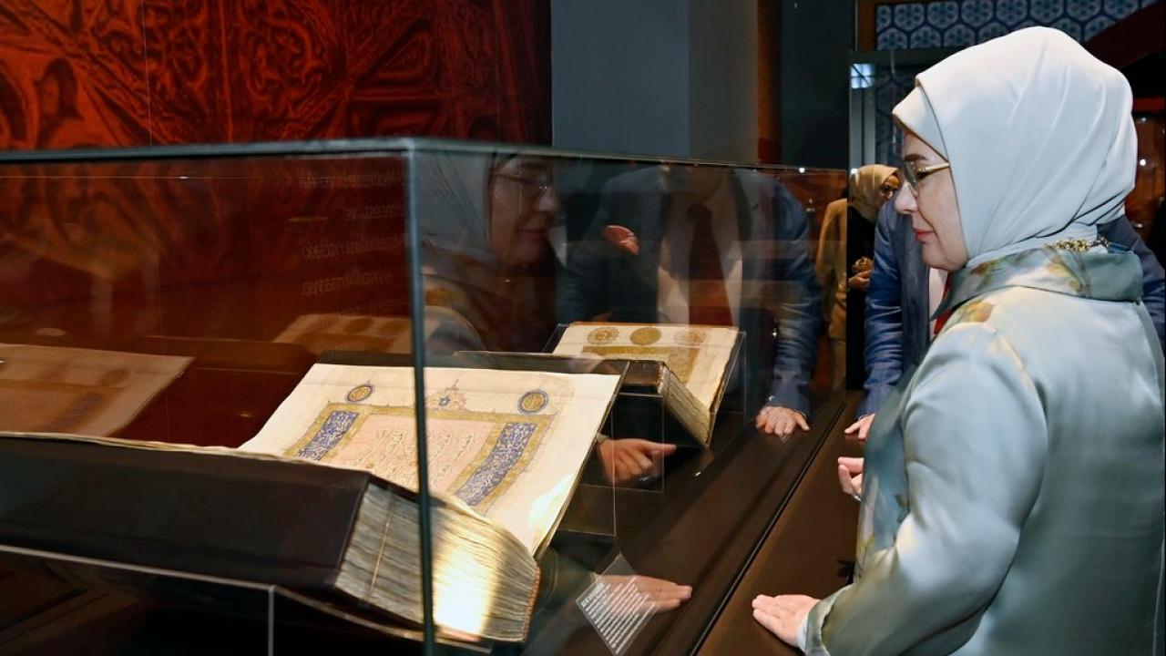 Emine Erdoğan 'Anadolu Selçukluları Sergisi'ni ziyaret etti