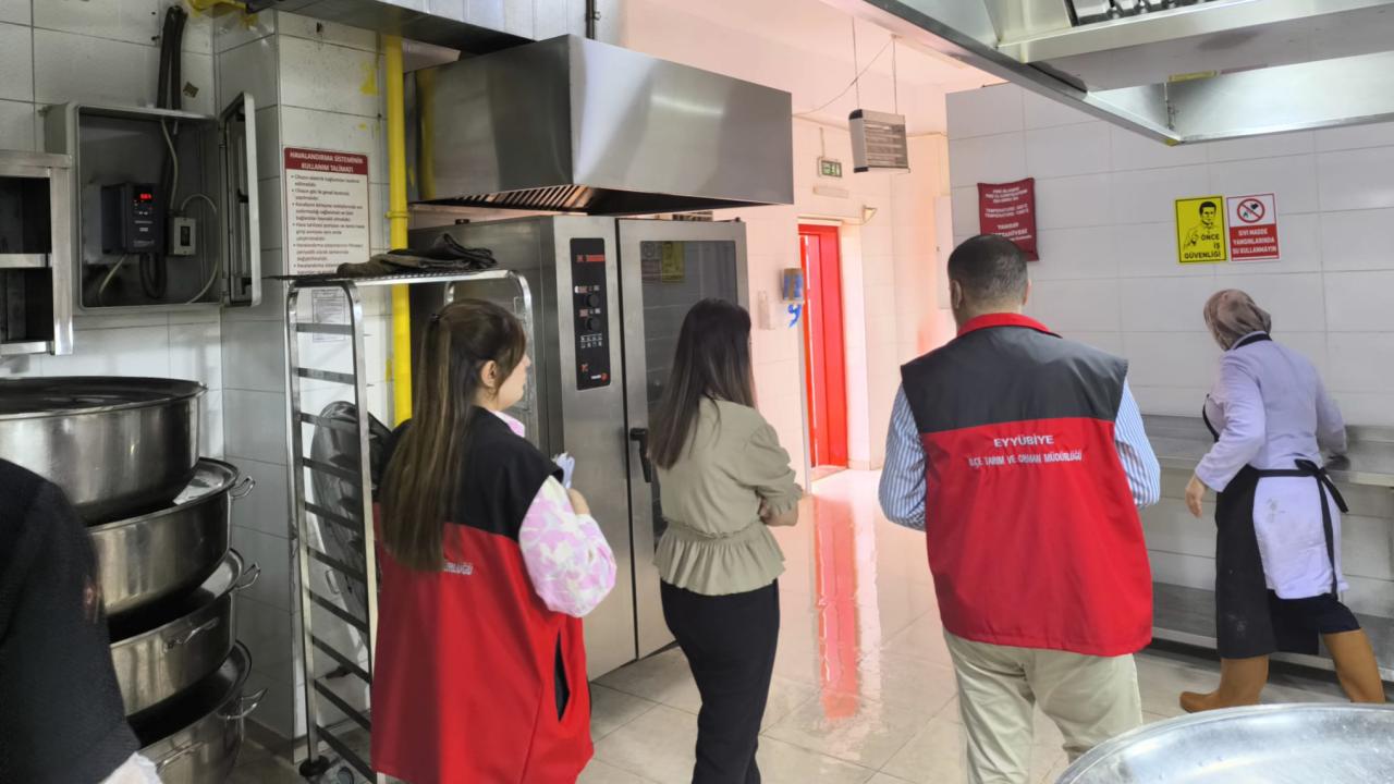 Şanlıurfa'da hijyen kurallarına uymayan 4 işletmeye 126 bin lira para cezası kesildi