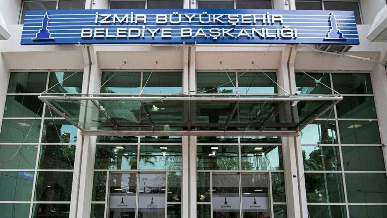 İzmir'de 'yolsuzluk' soruşturması: 100 sanık için 14 yıla kadar hapis talebi