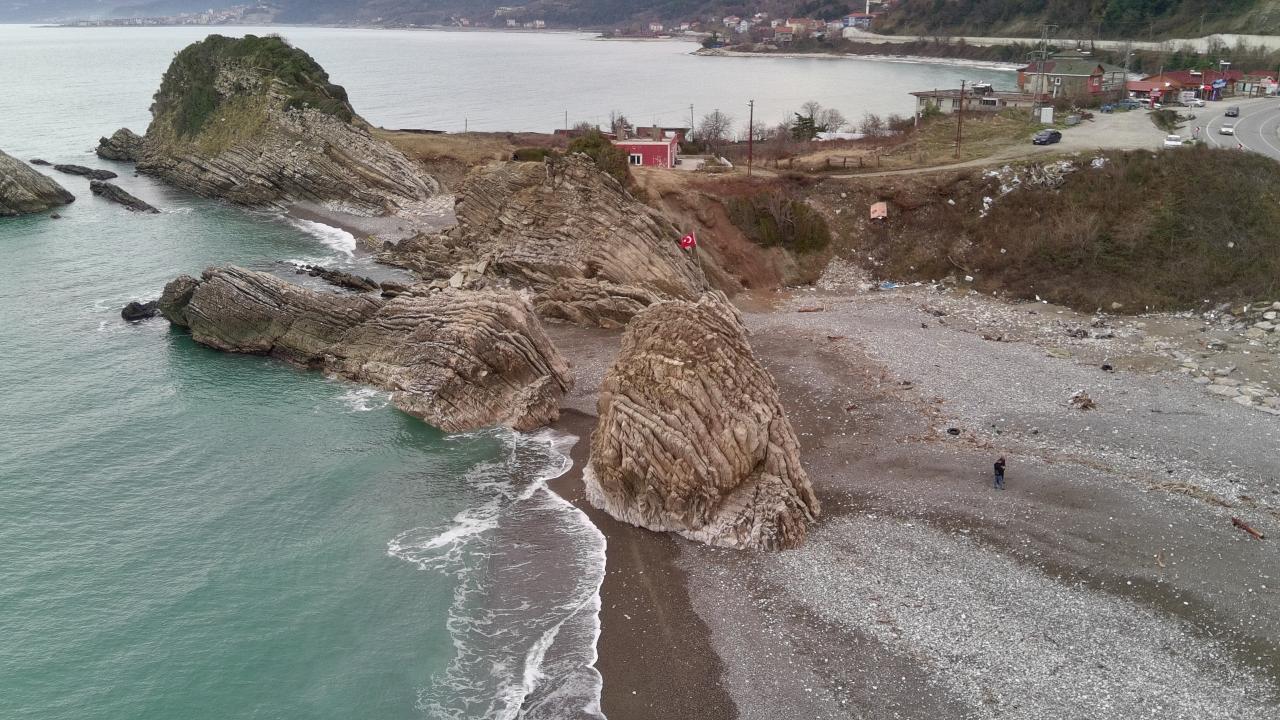 Sinop’ta bazı sahillerde denize girilmesi yasaklandı