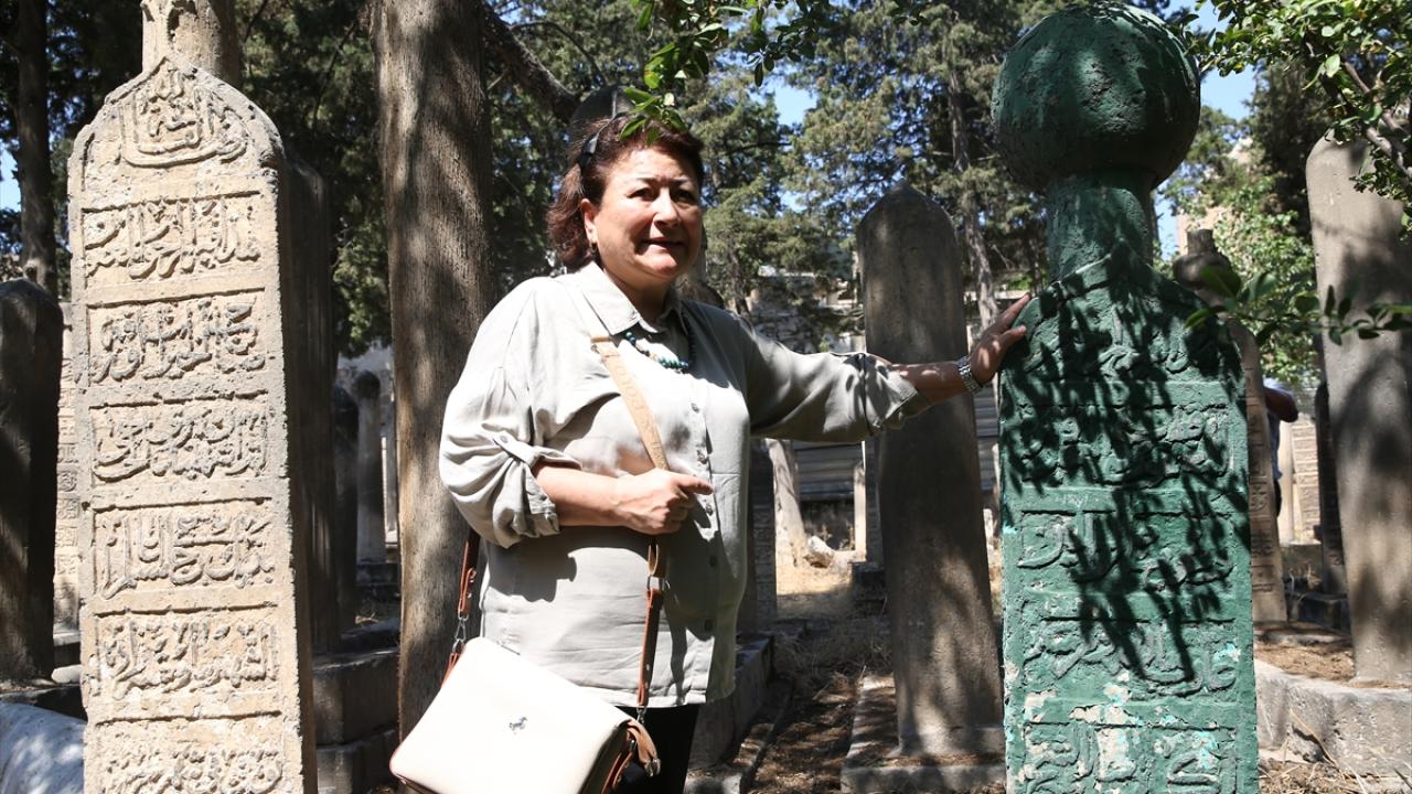 Şanlıurfa`daki mezar taşlarının farkı