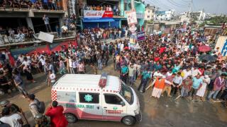 Bangladeş'te askeri eğitim uçağı okul kampüsüne düştü: 20 kişi öldü