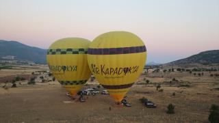 Burdur'da sıcak hava balonları Salda Gölü manzarası eşliğinde havalandı