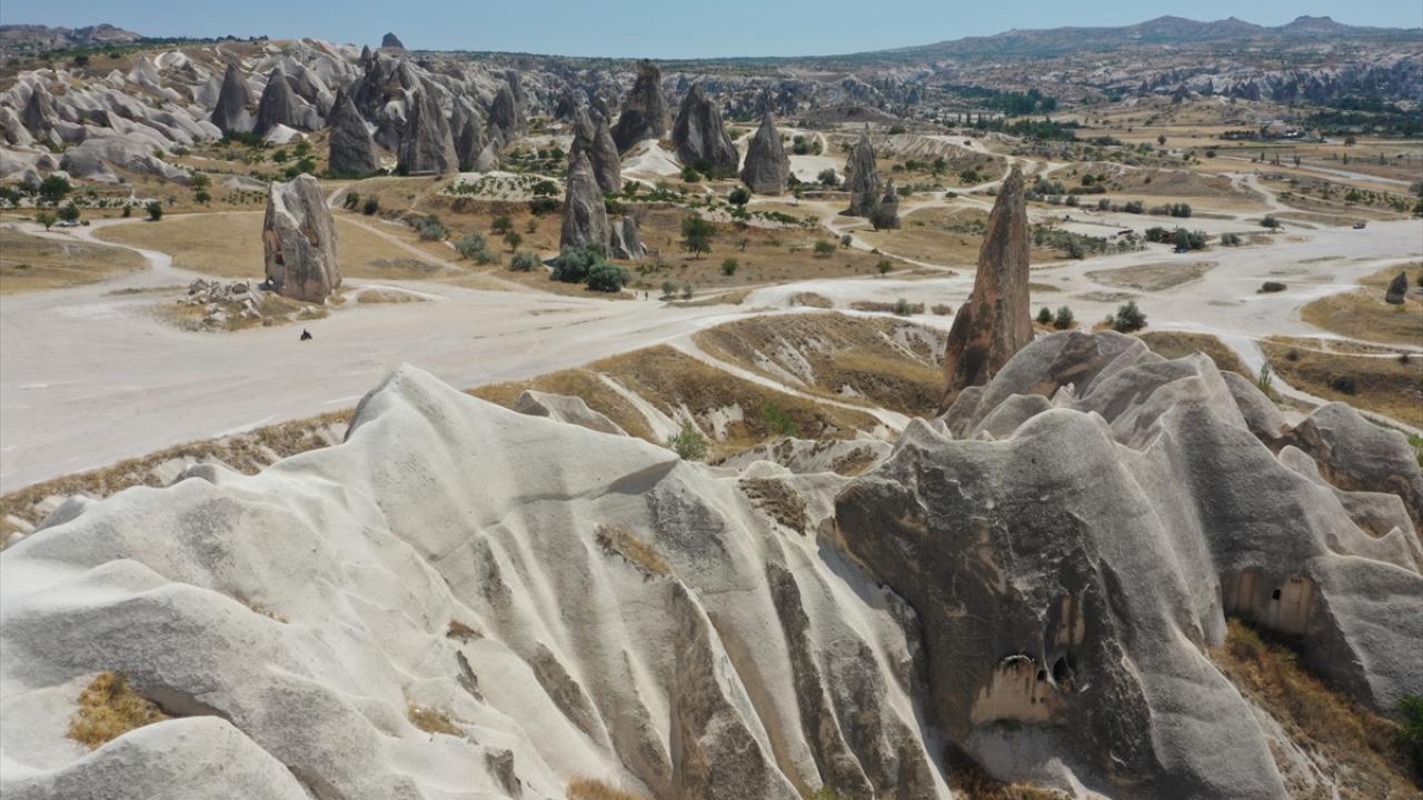 Kapadokya'da bunaltıcı sıcaklar sakinliğe neden oluyor
