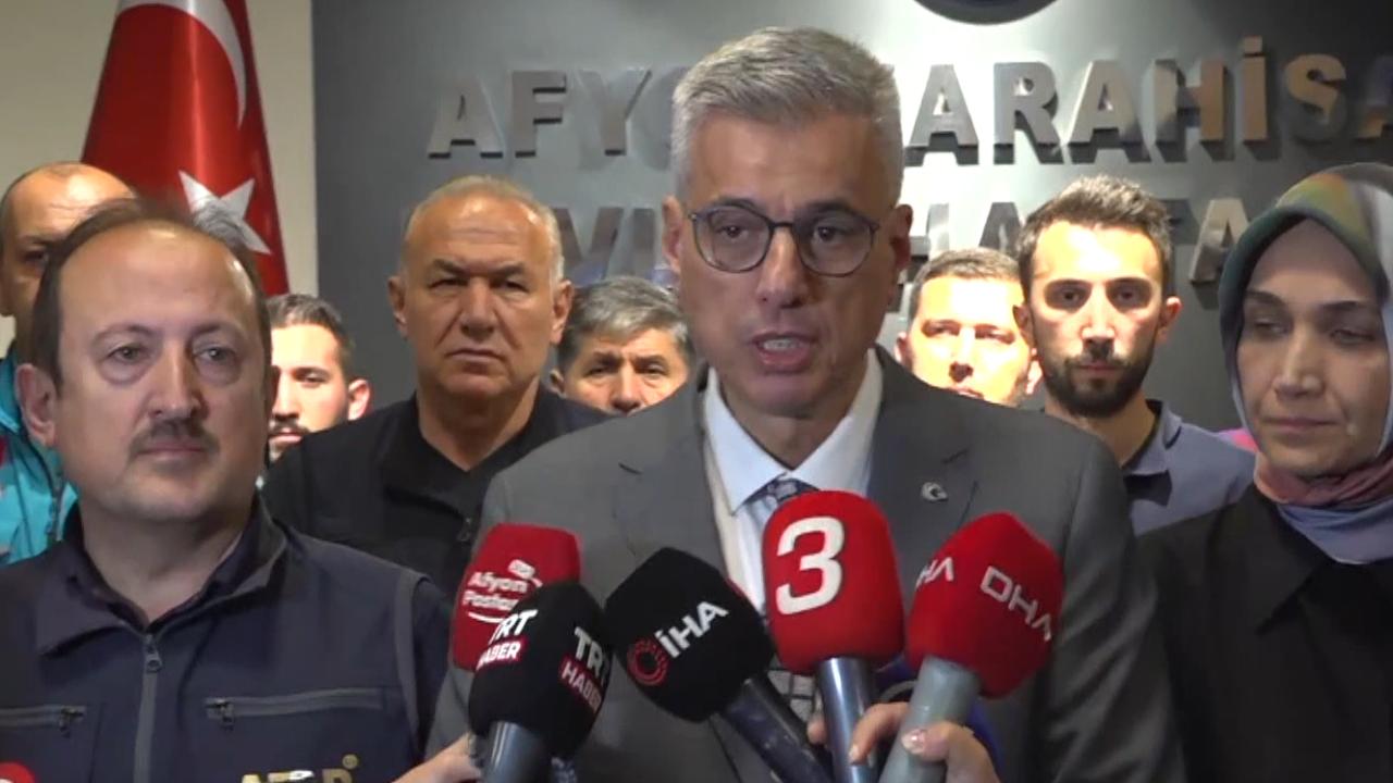 Bakan Memişoğlu, Eskişehir'deki orman yangınında yaralananları hastanede ziyaret etti