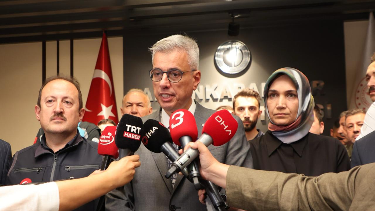 Bakan Memişoğlu, Eskişehir'deki orman yangınında yaralananları hastanede ziyaret etti