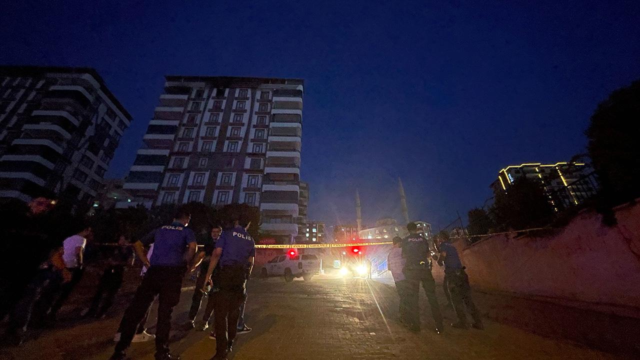 Şanlıurfa'da apartmanın 11. katında yangın paniği