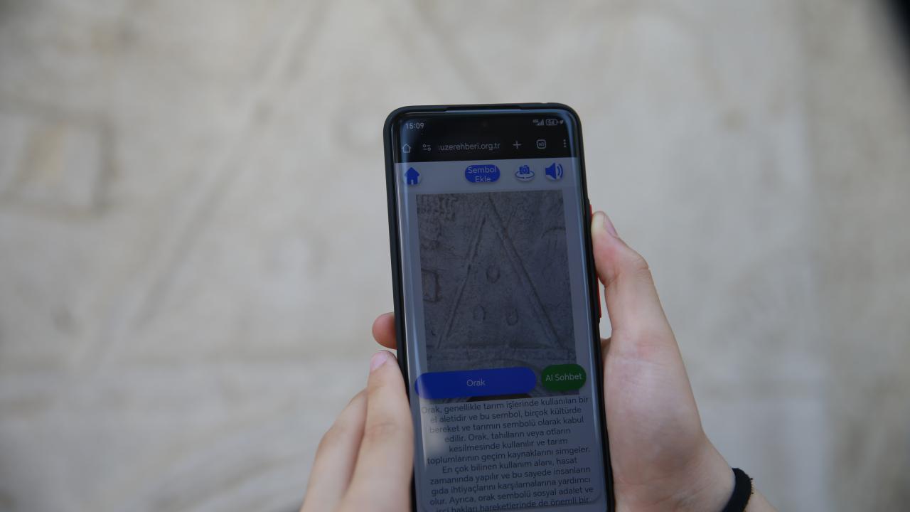 "Uygulamayı Osmanlı dönemi mezar taşlarıyla geliştirmek istiyoruz"