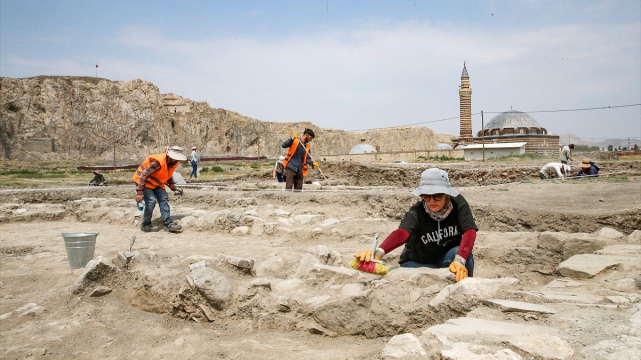 "Kışla kapısına işaret eden bazı bulgulara rastladık"