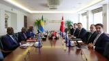 Bakan Bayraktar, Gabonlu bakanlarla görüştü