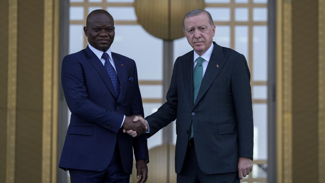 Gabon Cumhurbaşkanı Nguema Ankara'da