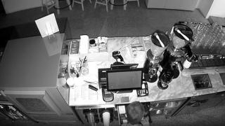 Diyarbakır'da hırsızlık anı güvenlik kamerasında