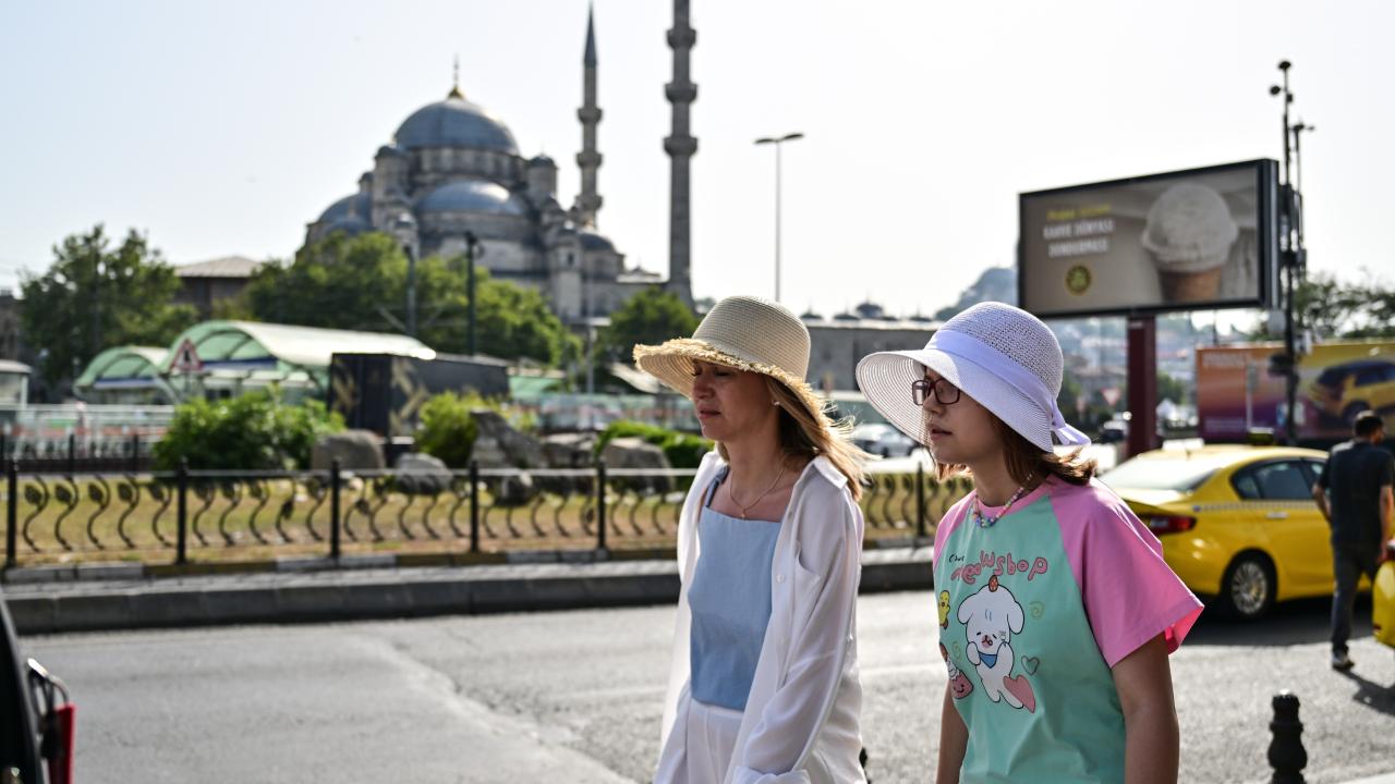 İstanbul'da sıcak hava bunalttı