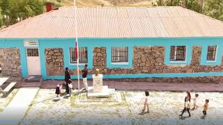 Kitaplarını sattı köy okullarını güzelleştirdi